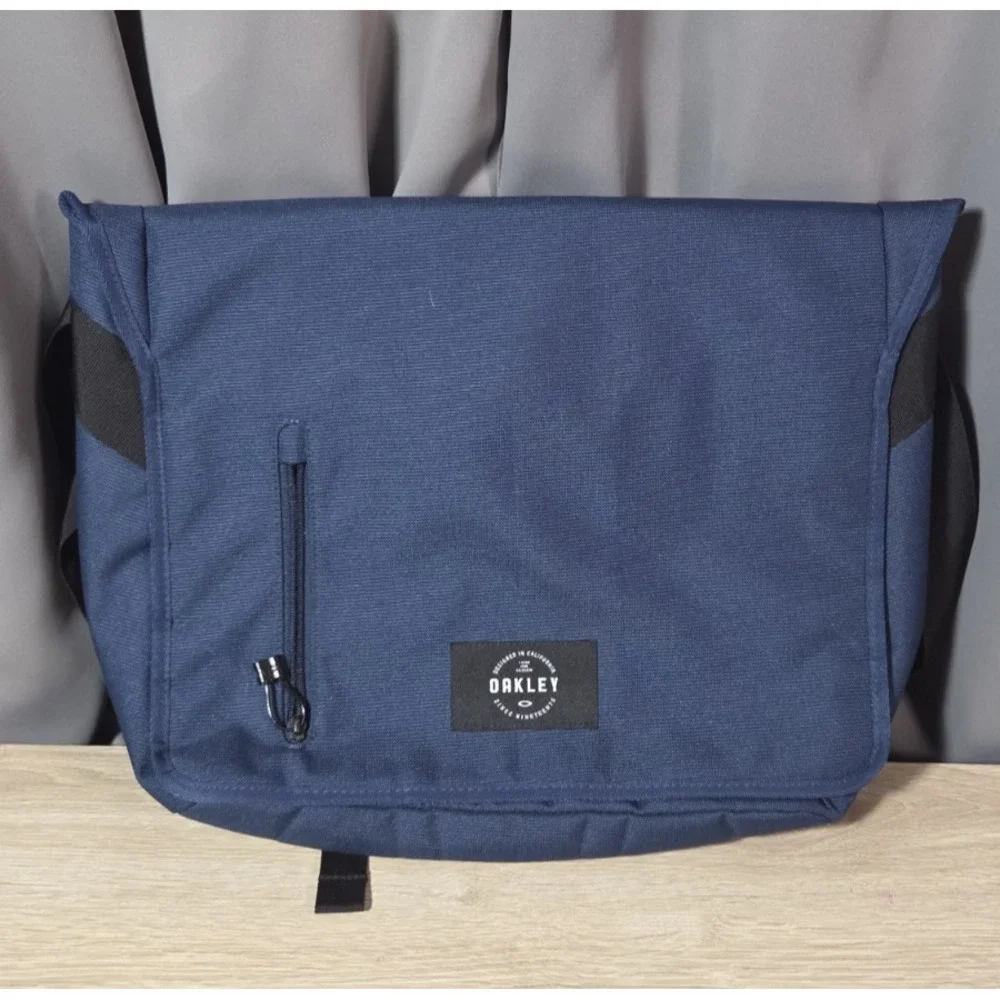 Oakley Messenger Bag  Blue Travel Adventure Carry On Laptop